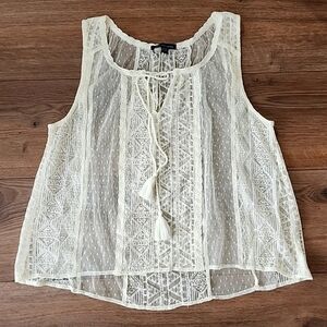 American Eagle Lace top